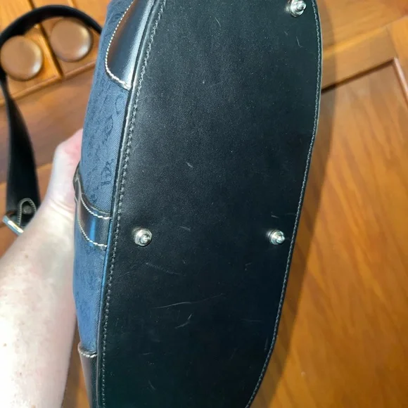 Authentic Black Dooney & Bourke Signature Hobo Purse - Picture 4 of 8